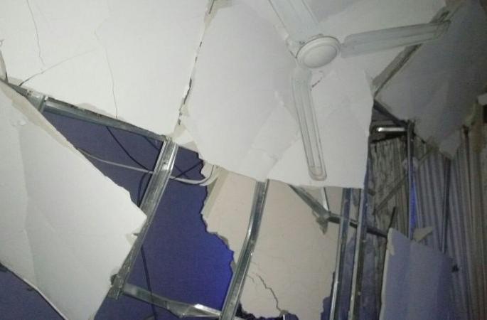 cealing-mla-satish-patils-room-manora-aamdar-nivas-falls | मनोरा आमदार निवास : आमदारांना पर्यायी व्यवस्था करुन द्या - अजित पवार 